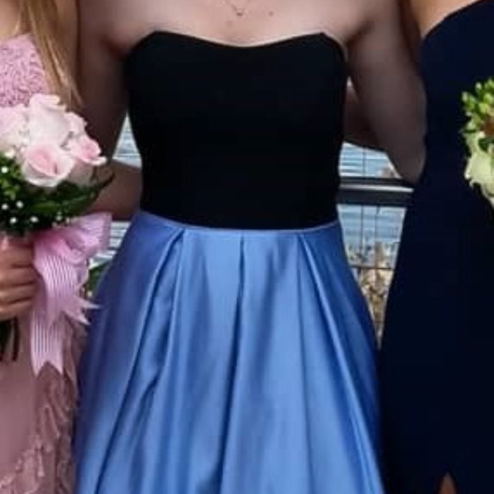 Blue and Black, Blondie nites, Size 1, Prom, Wedding, Formal Gown, Detailed Side